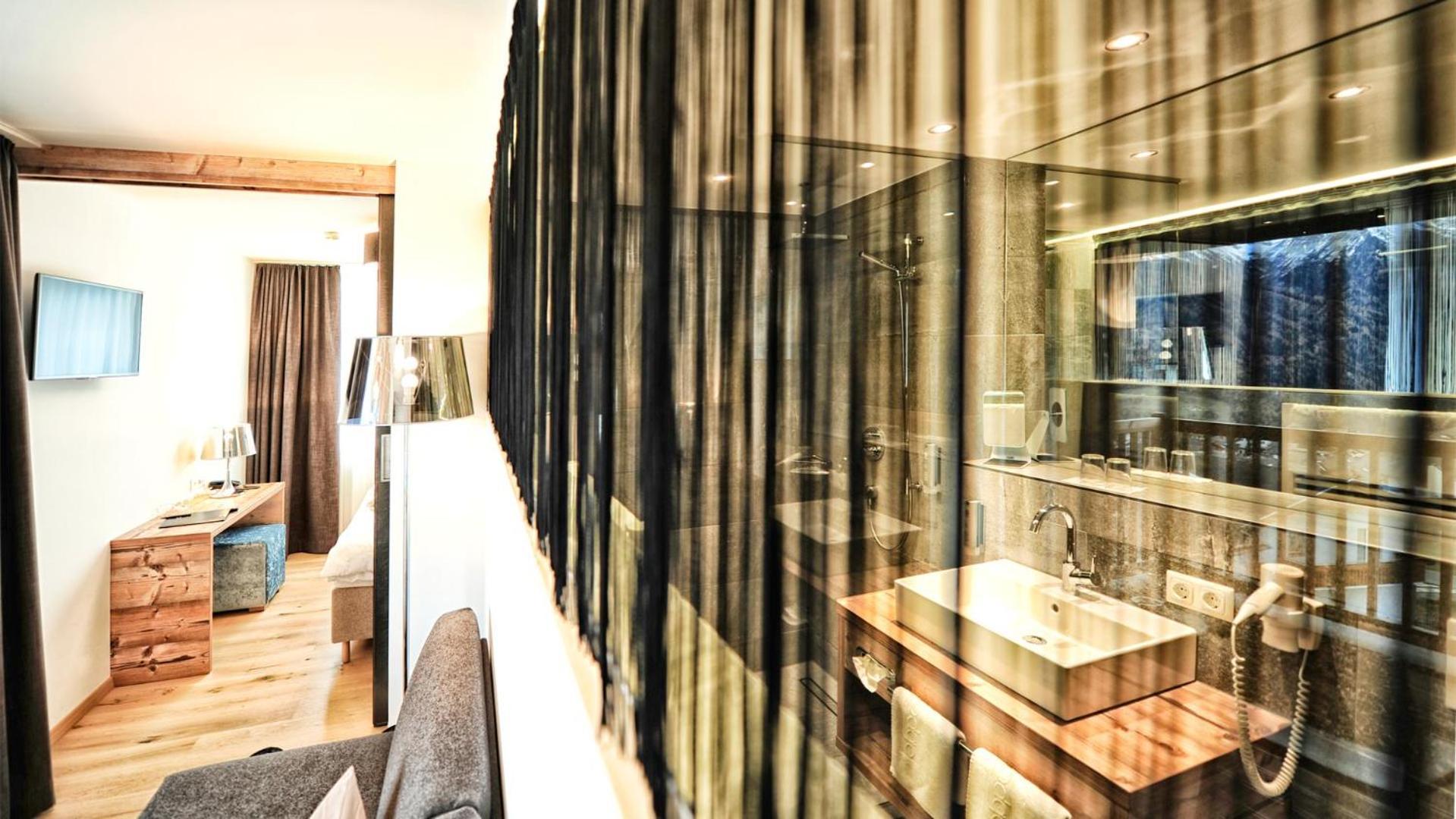 Alps Lodge Fiss Bilik gambar