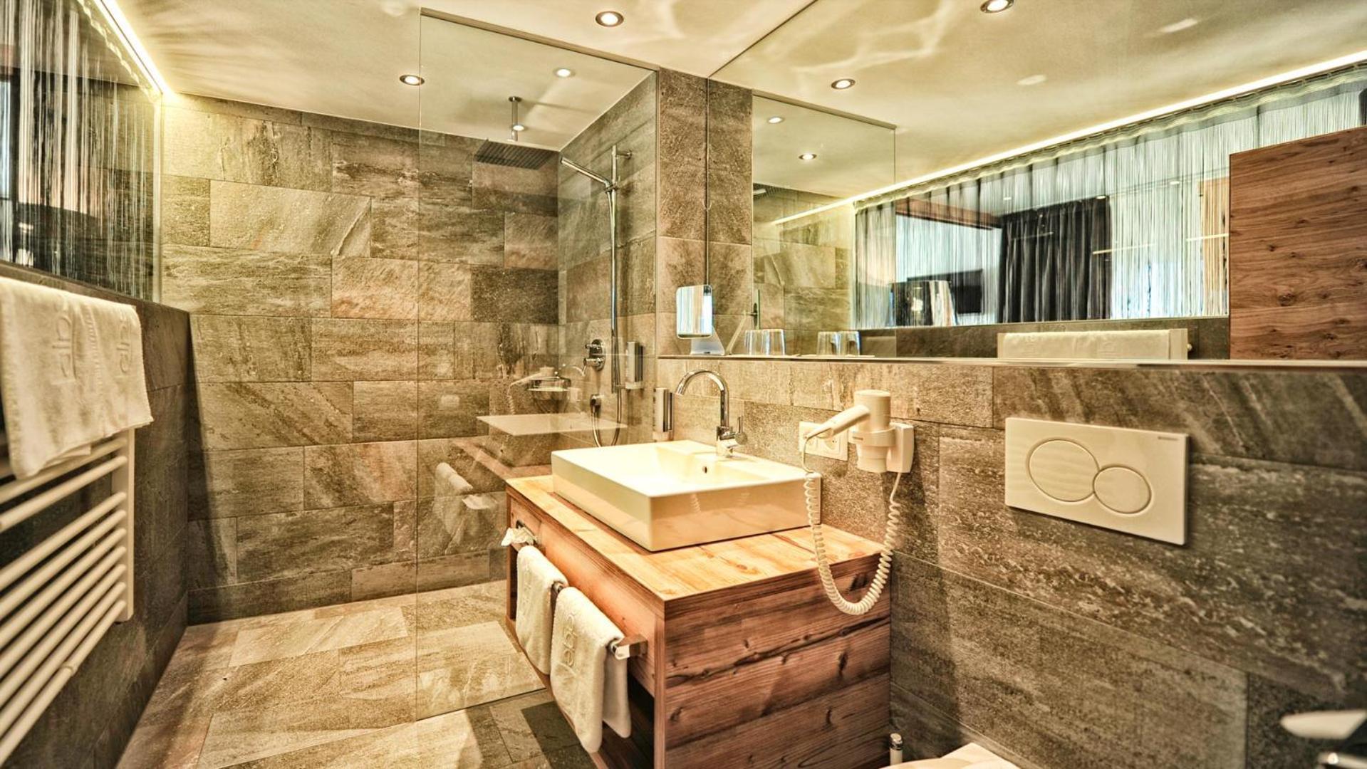 Alps Lodge Fiss Bilik gambar