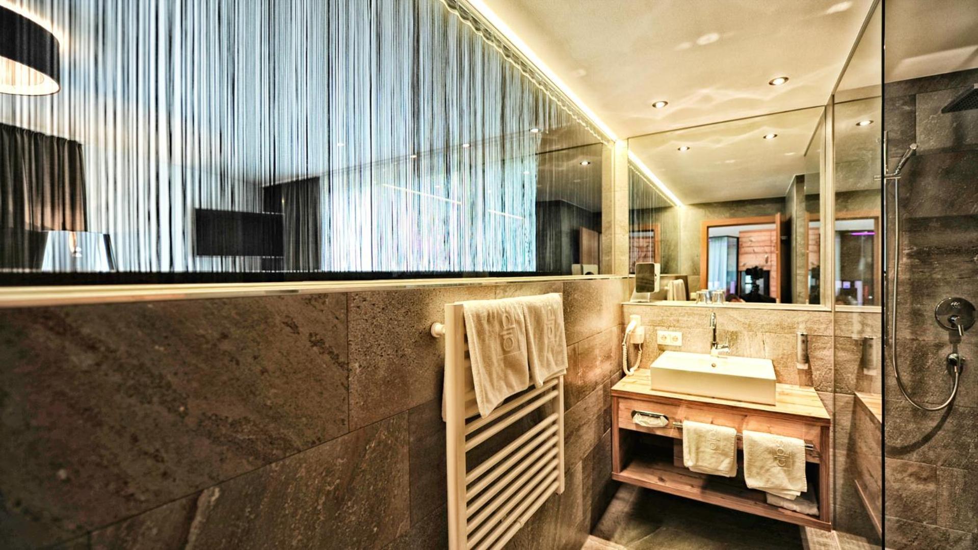 Alps Lodge Fiss Bilik gambar